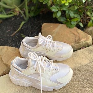White Women’s Nike Air Huarache